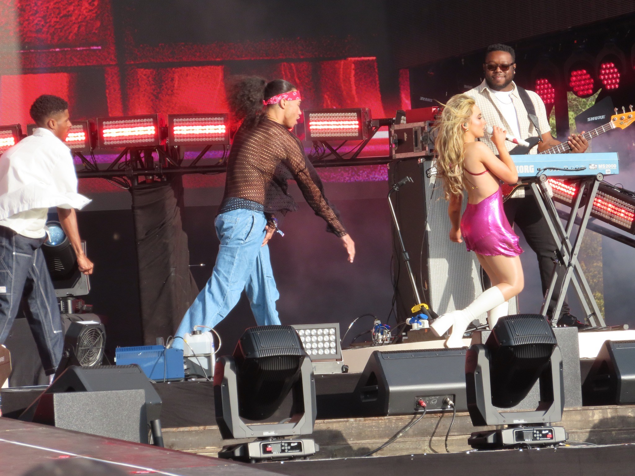 Credit: [url=https://www.facebook.com/media/set/?set=a.10167898719530002&type=3]Abby[/url]
