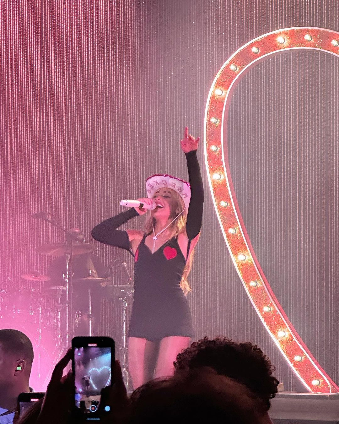 lolla-aftershow_077.jpg lolla-aftershow_077.jpg