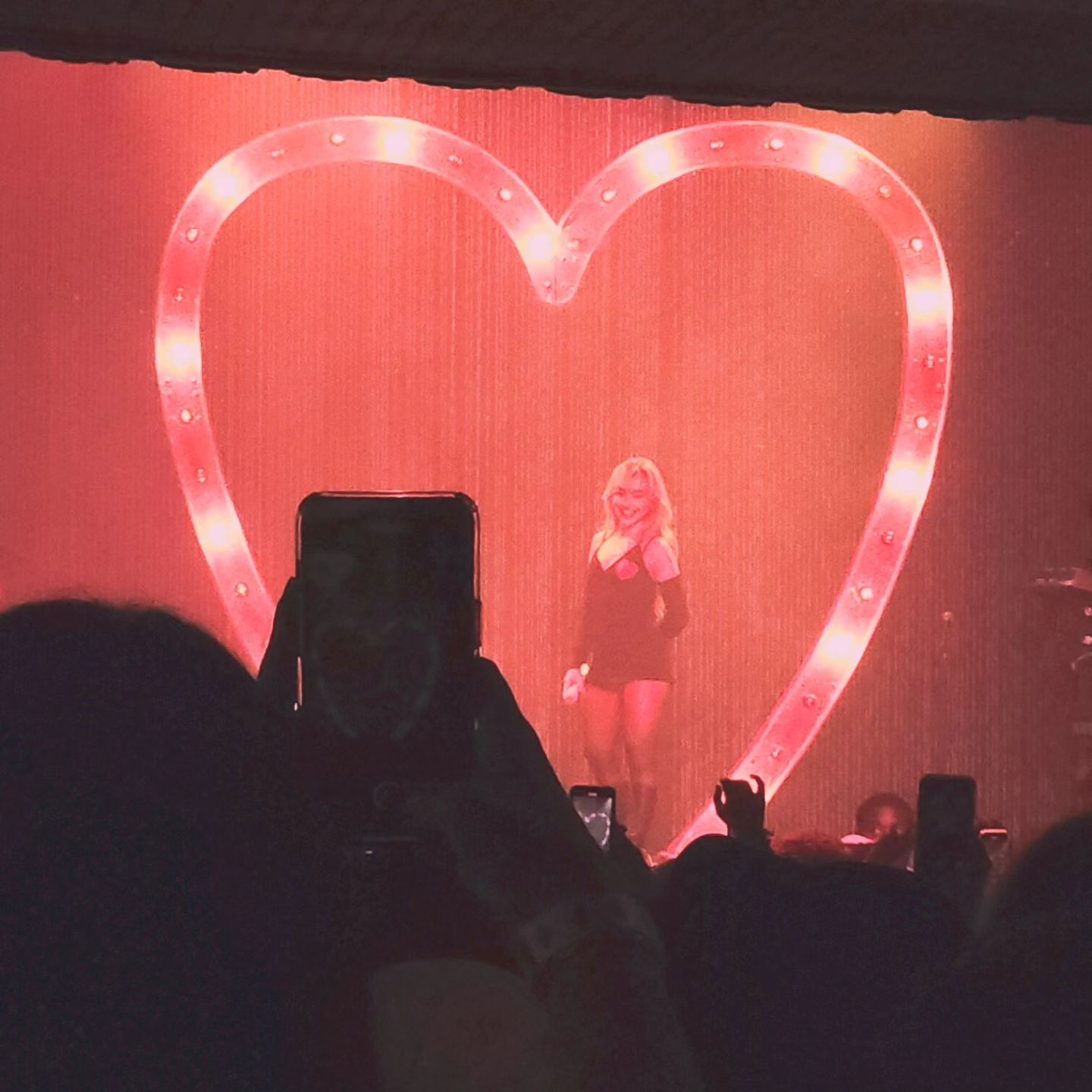 lolla-aftershow_115.jpg lolla-aftershow_115.jpg