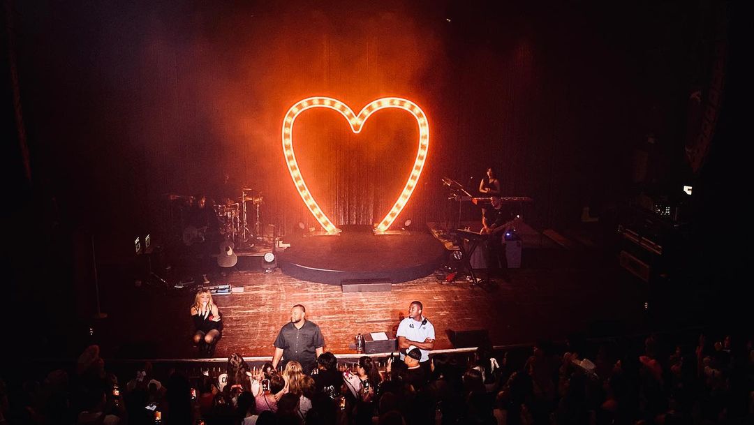 lolla-aftershow_132.jpg lolla-aftershow_132.jpg