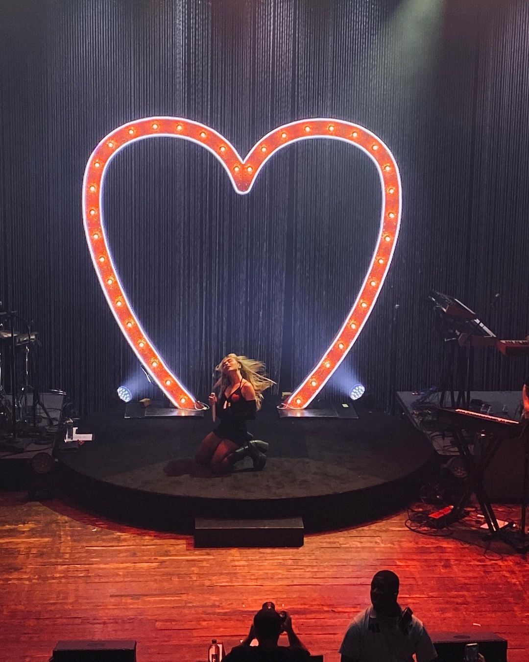 lolla-aftershow_135.jpg lolla-aftershow_135.jpg