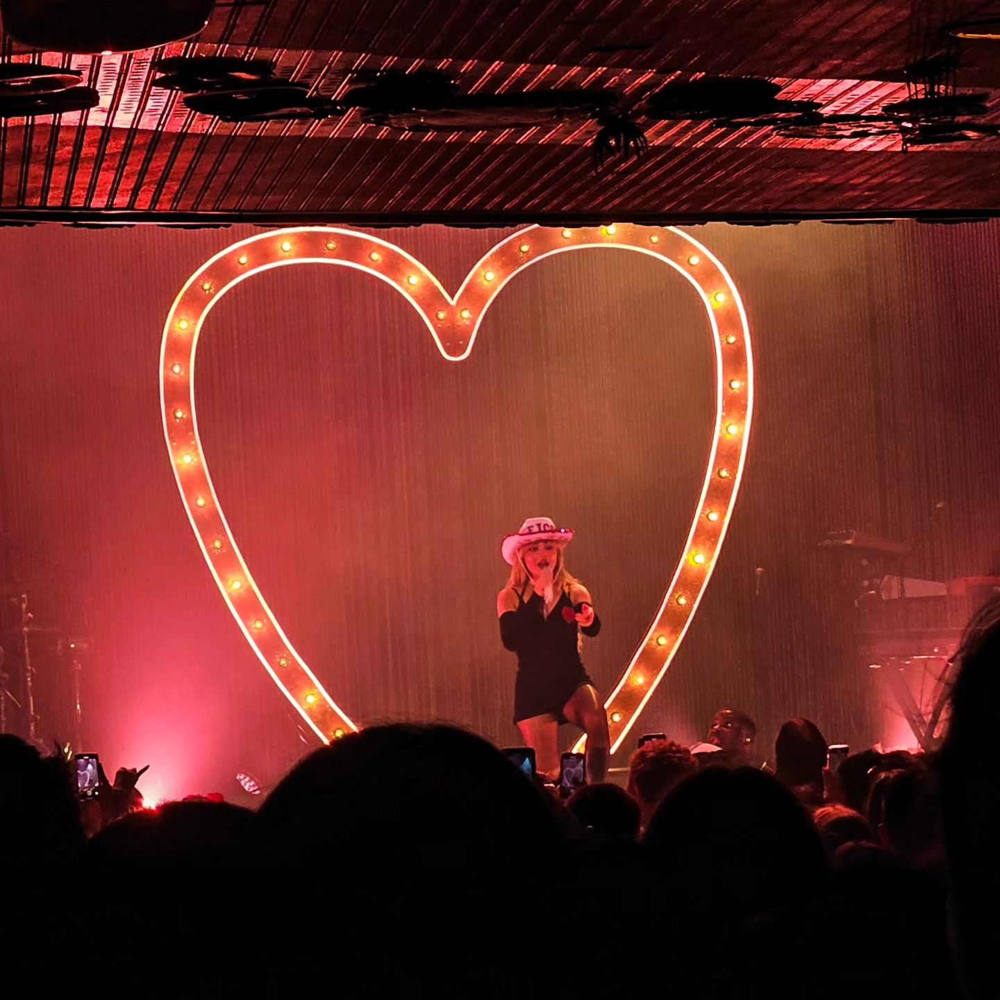 lolla-aftershow_152.jpg lolla-aftershow_152.jpg