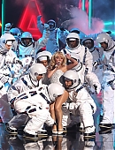 24vmas-perf_123.jpg