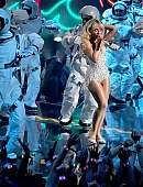 24vmas-perf_176.jpg