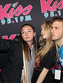 17thumbsradio-kiss951_001.JPG