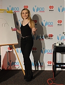 17thumbsradio-y100_020.JPG