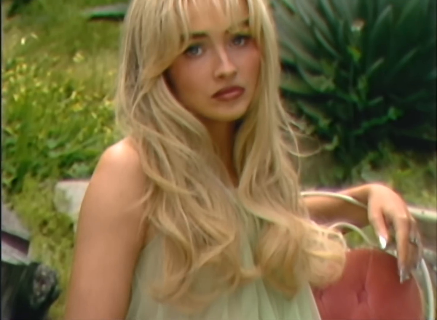 bad-reviews-lyrics-caps_001.jpg bad-reviews-lyrics-caps_001.jpg