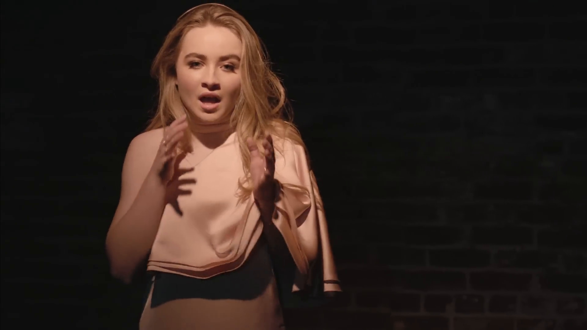 smokefire-mvid_010.jpg smokefire-mvid_010.jpg