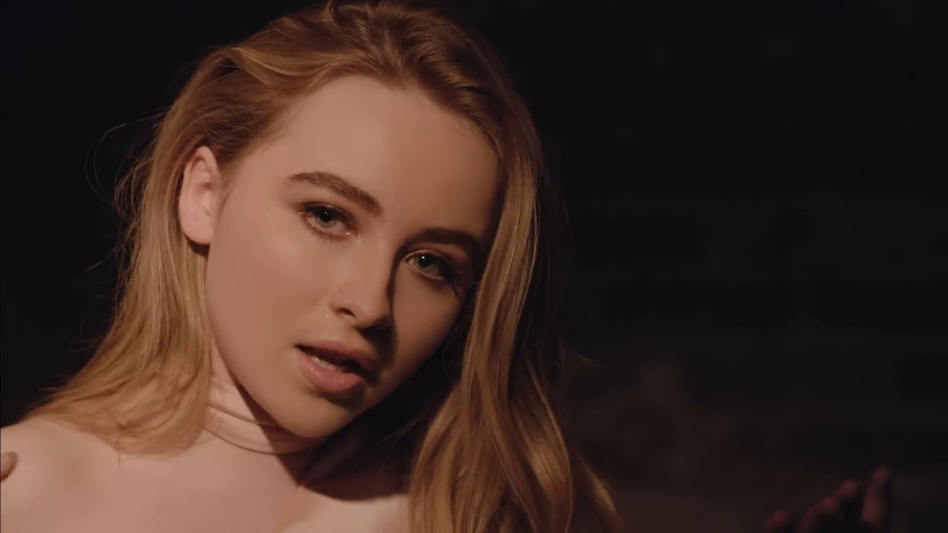 smokefire-mvid_022.jpg smokefire-mvid_022.jpg