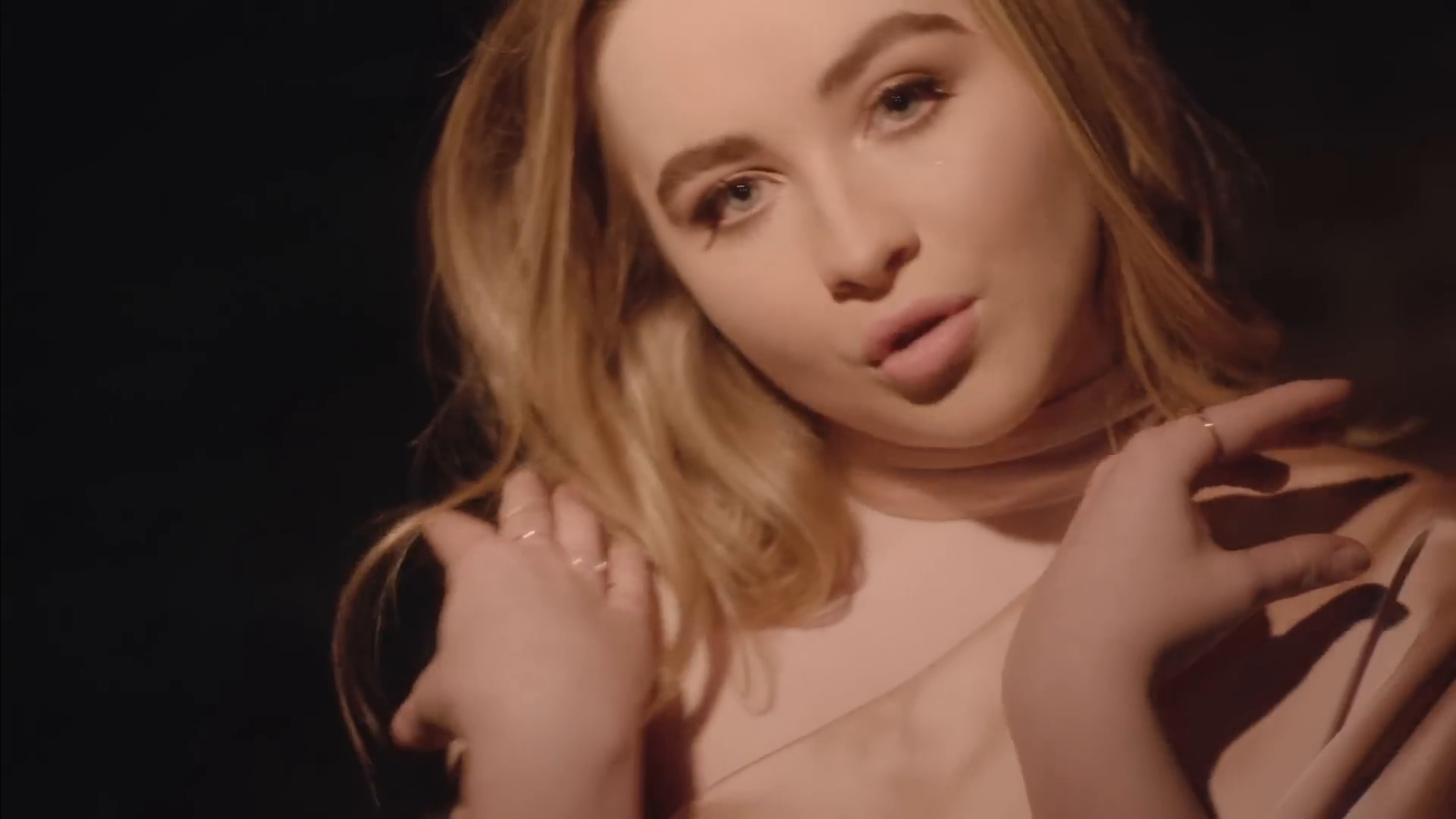 smokefire-mvid_025.jpg smokefire-mvid_025.jpg