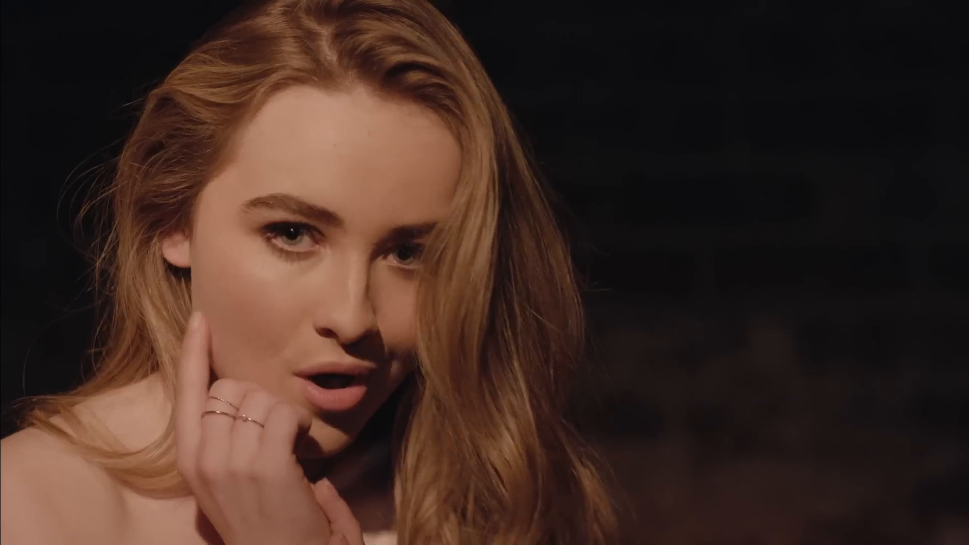 smokefire-mvid_028.jpg smokefire-mvid_028.jpg