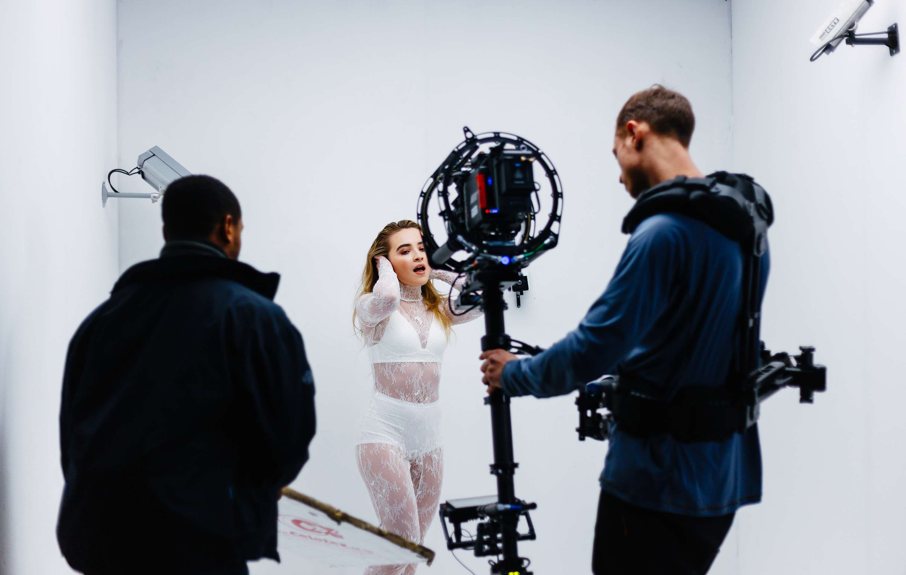 alien-bts-mvid_010.jpg alien-bts-mvid_010.jpg