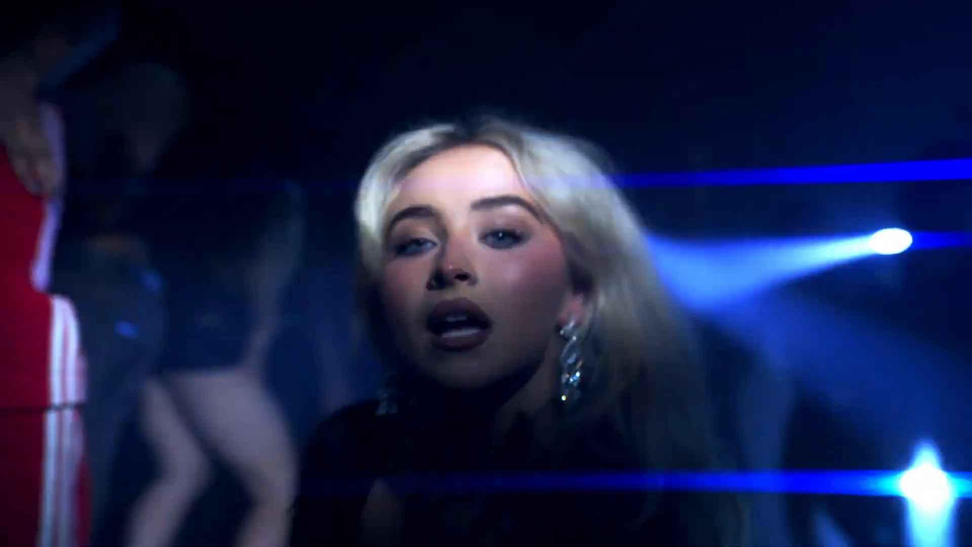 bring-your-love-mv-caps_050.jpg