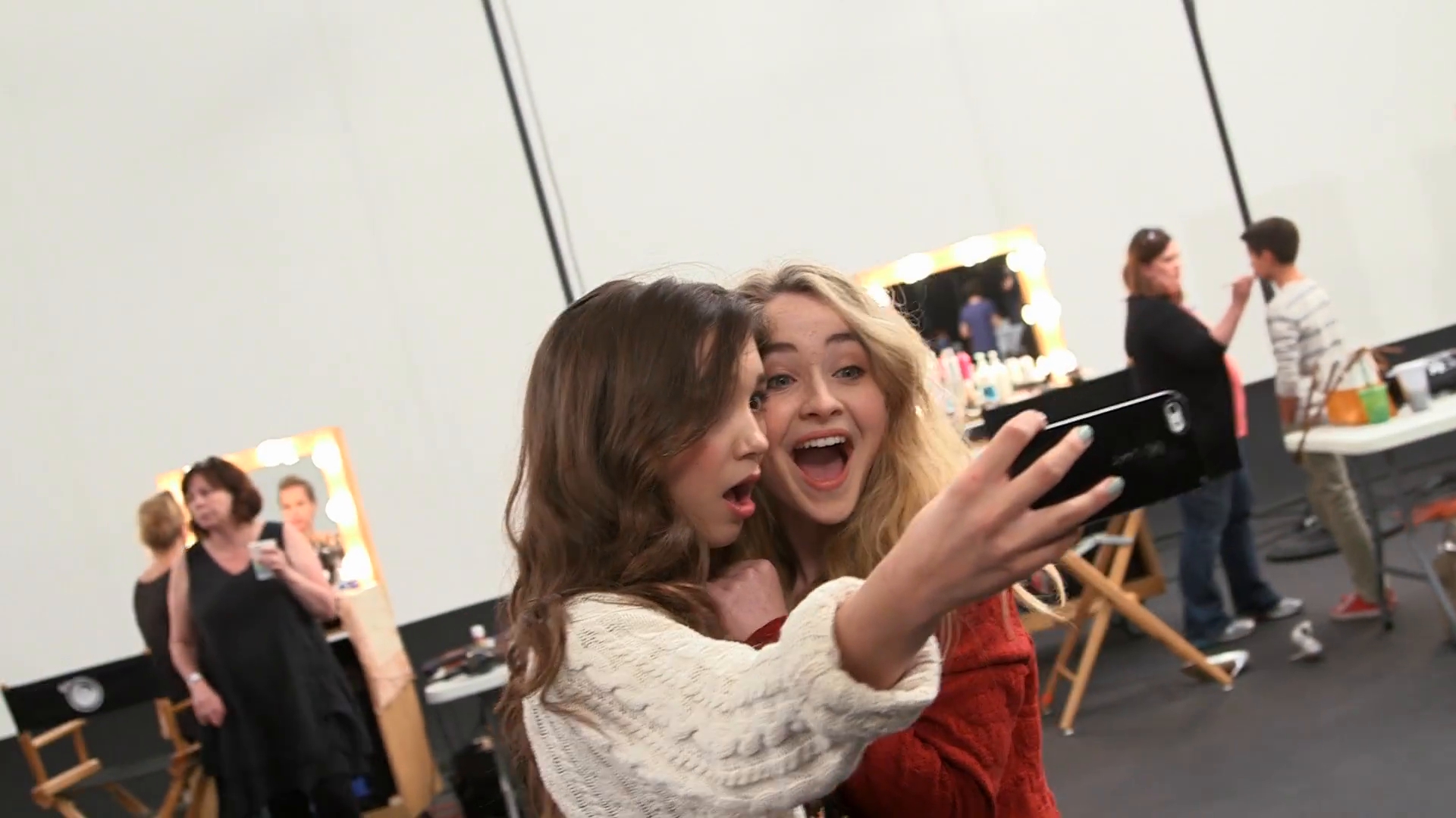 circle-stars-dywbas-bts_002.jpg circle-stars-dywbas-bts_002.jpg