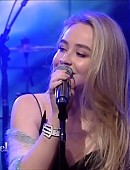 live-kelly-2016-03-17-perf-caps_015.jpg