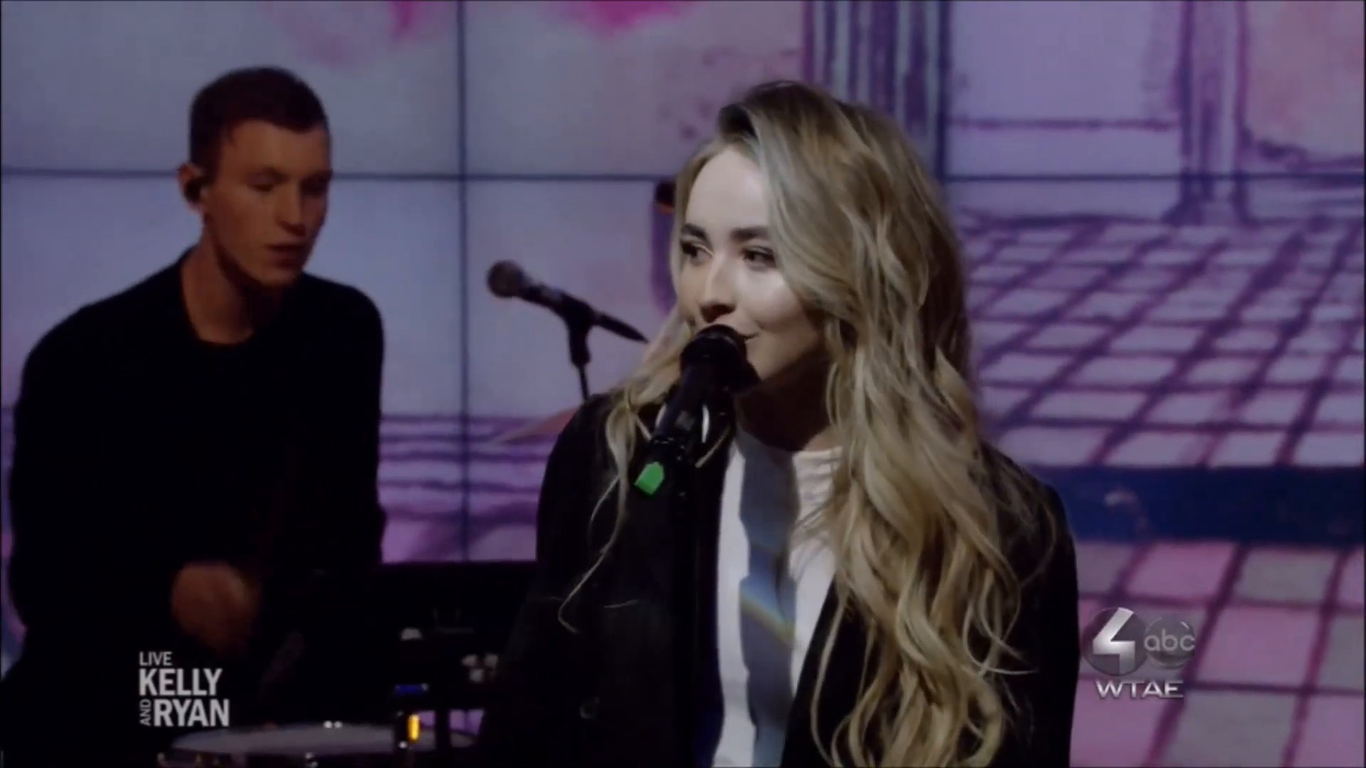 live-kelly-2018-11-09-perf_010.jpg live-kelly-2018-11-09-perf_010.jpg