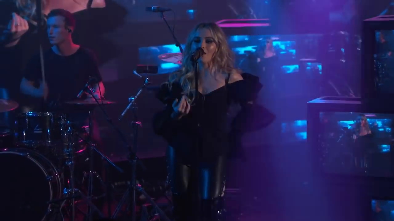 jkl-alien-caps_027.jpg jkl-alien-caps_027.jpg