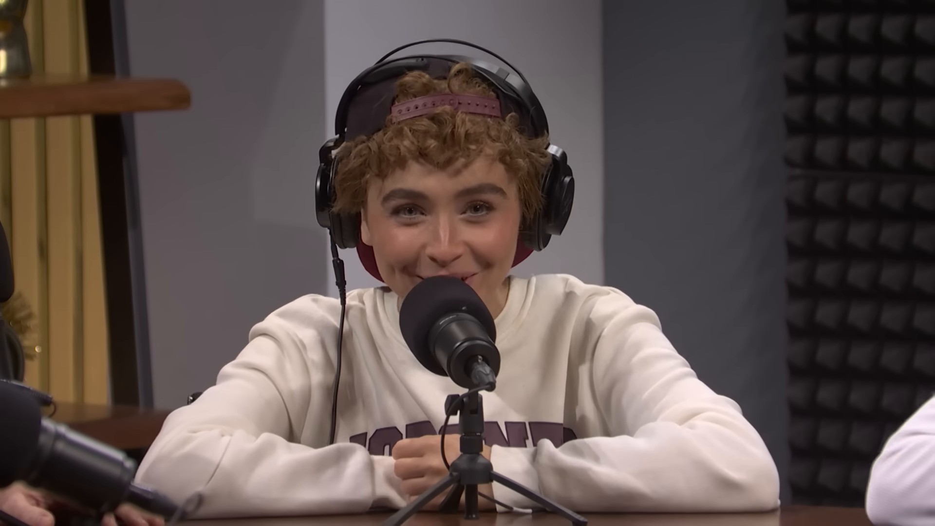 51x03-podcast-caps_098.jpg 51x03-podcast-caps_098.jpg