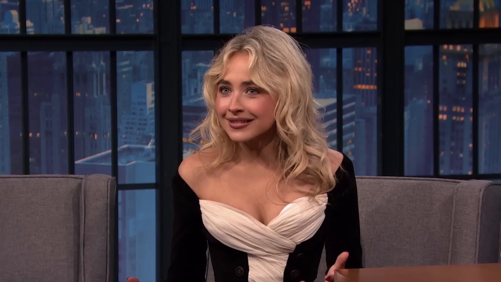 latenight-sm25-caps_028.jpg latenight-sm25-caps_028.jpg