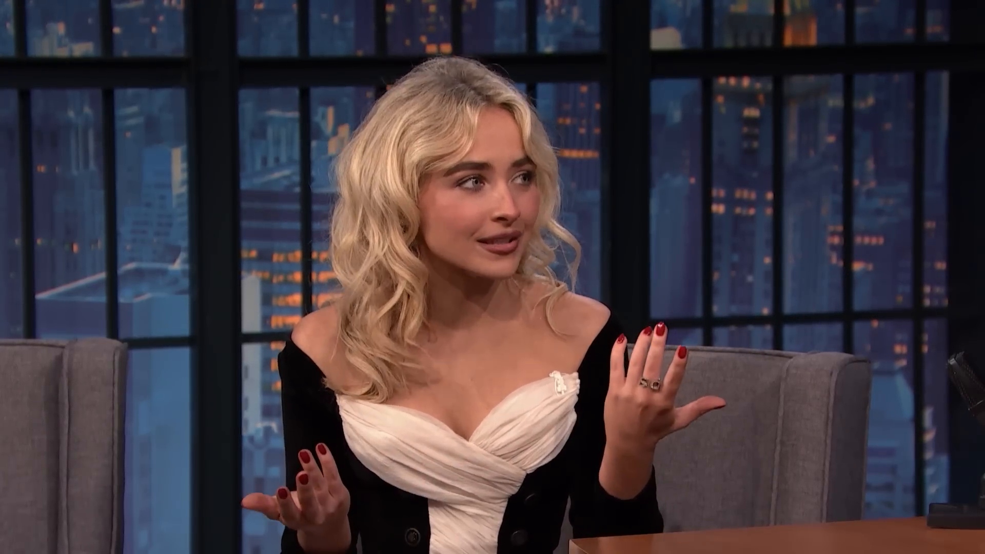 latenight-sm25-caps_071.jpg latenight-sm25-caps_071.jpg