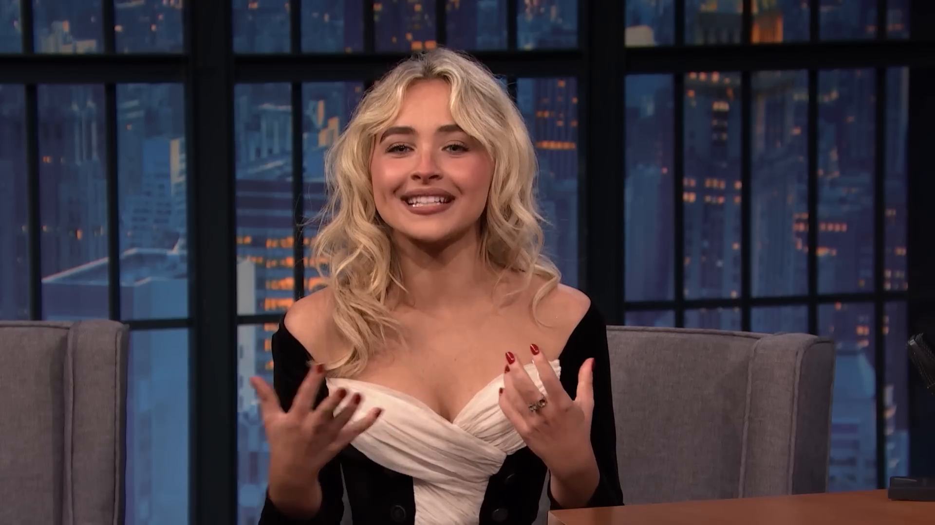 latenight-sm25-caps_072.jpg latenight-sm25-caps_072.jpg