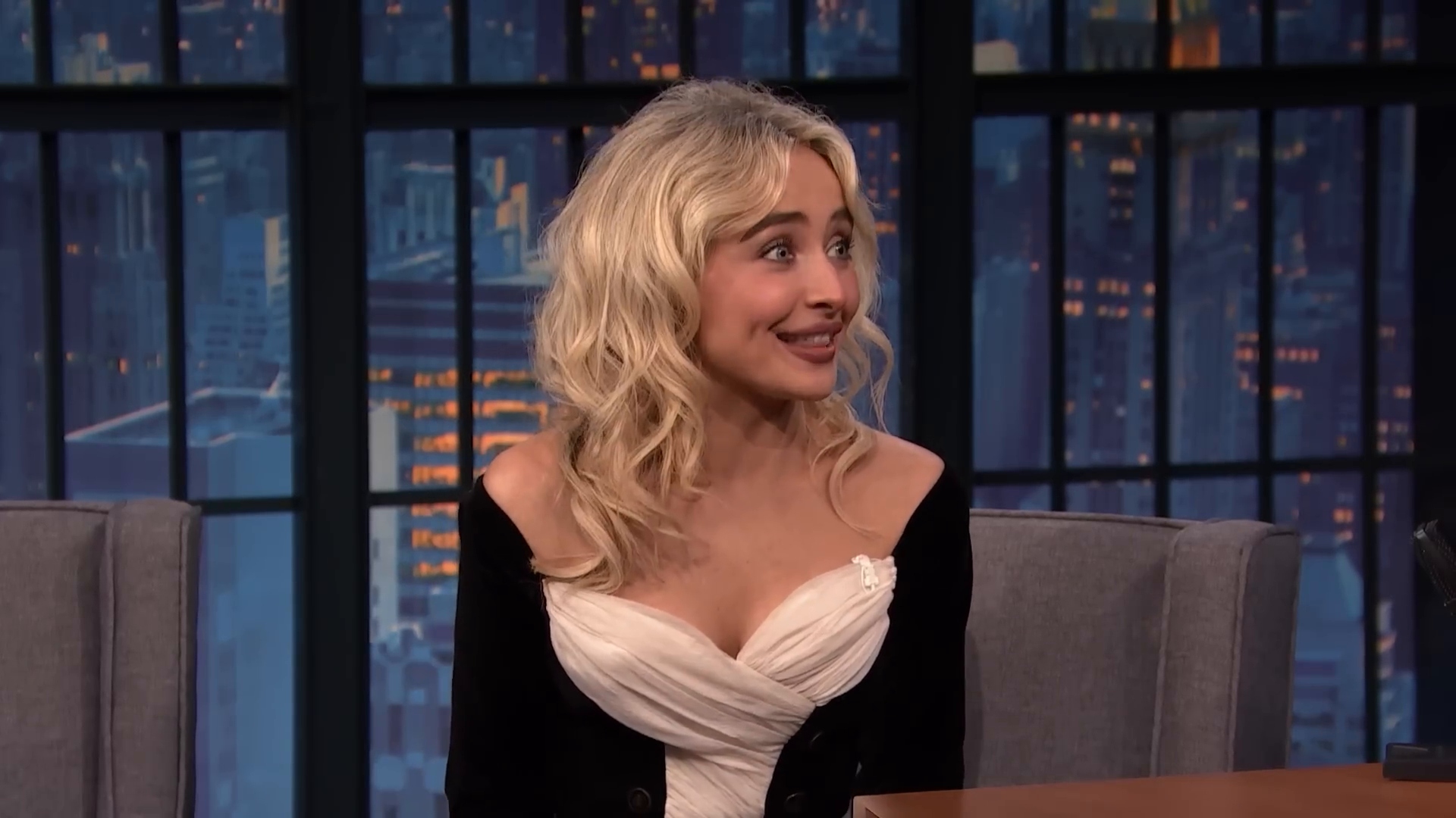 latenight-sm25-caps_074.jpg latenight-sm25-caps_074.jpg