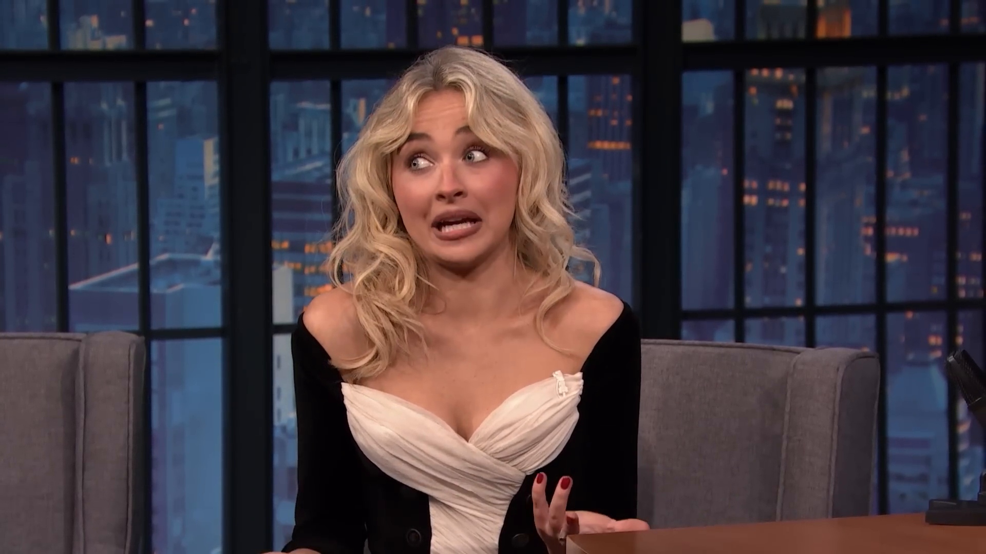 latenight-sm25-caps_077.jpg latenight-sm25-caps_077.jpg