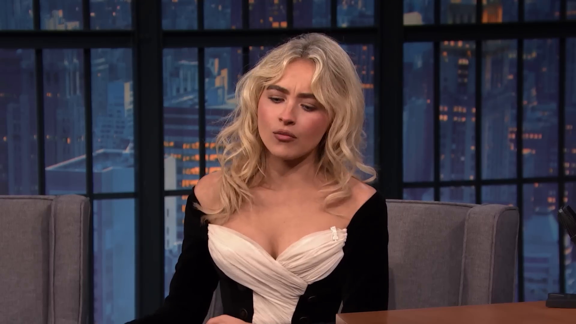 latenight-sm25-caps_079.jpg latenight-sm25-caps_079.jpg