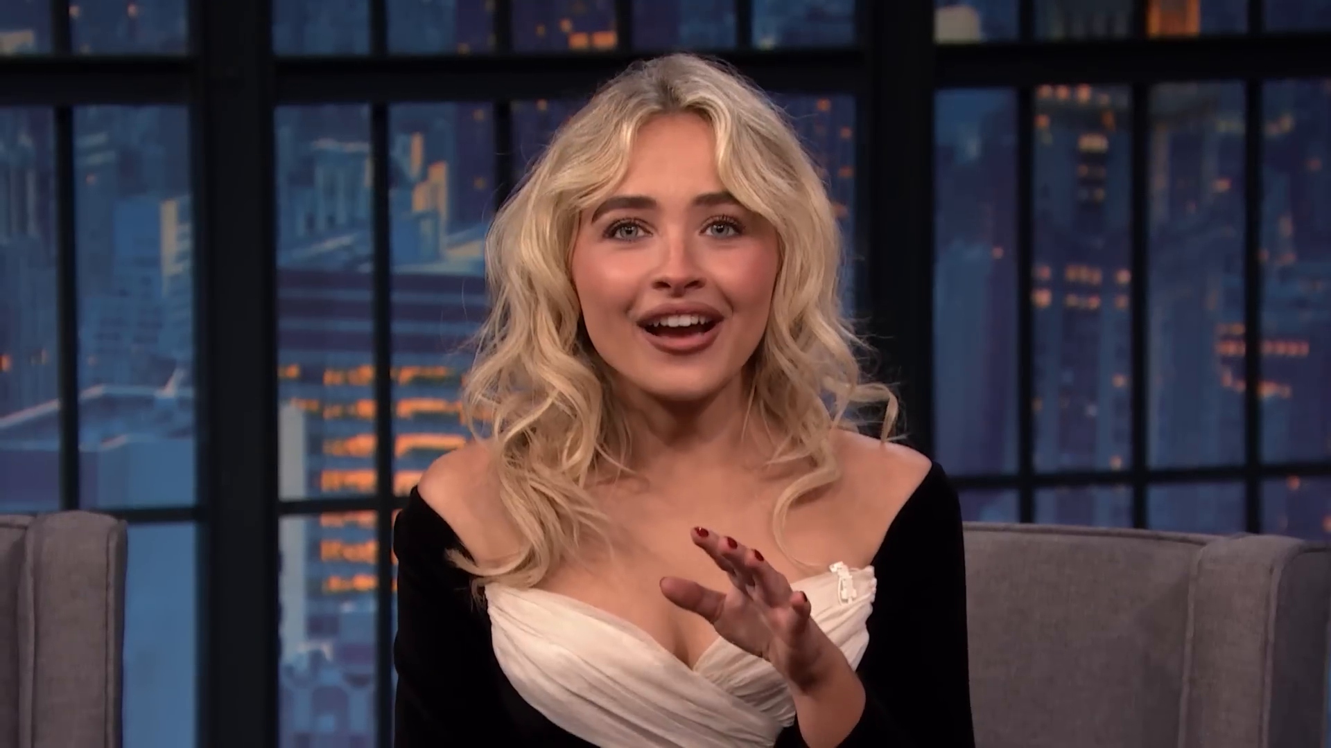 latenight-sm25-caps_085.jpg latenight-sm25-caps_085.jpg