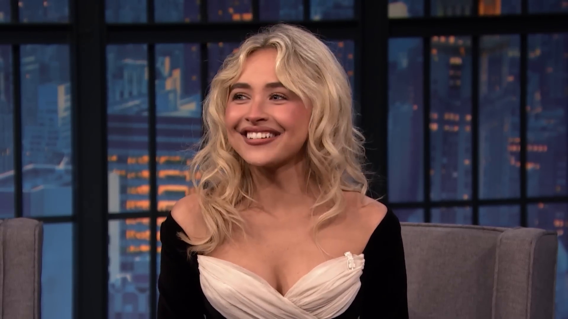 latenight-sm25-caps_090.jpg latenight-sm25-caps_090.jpg