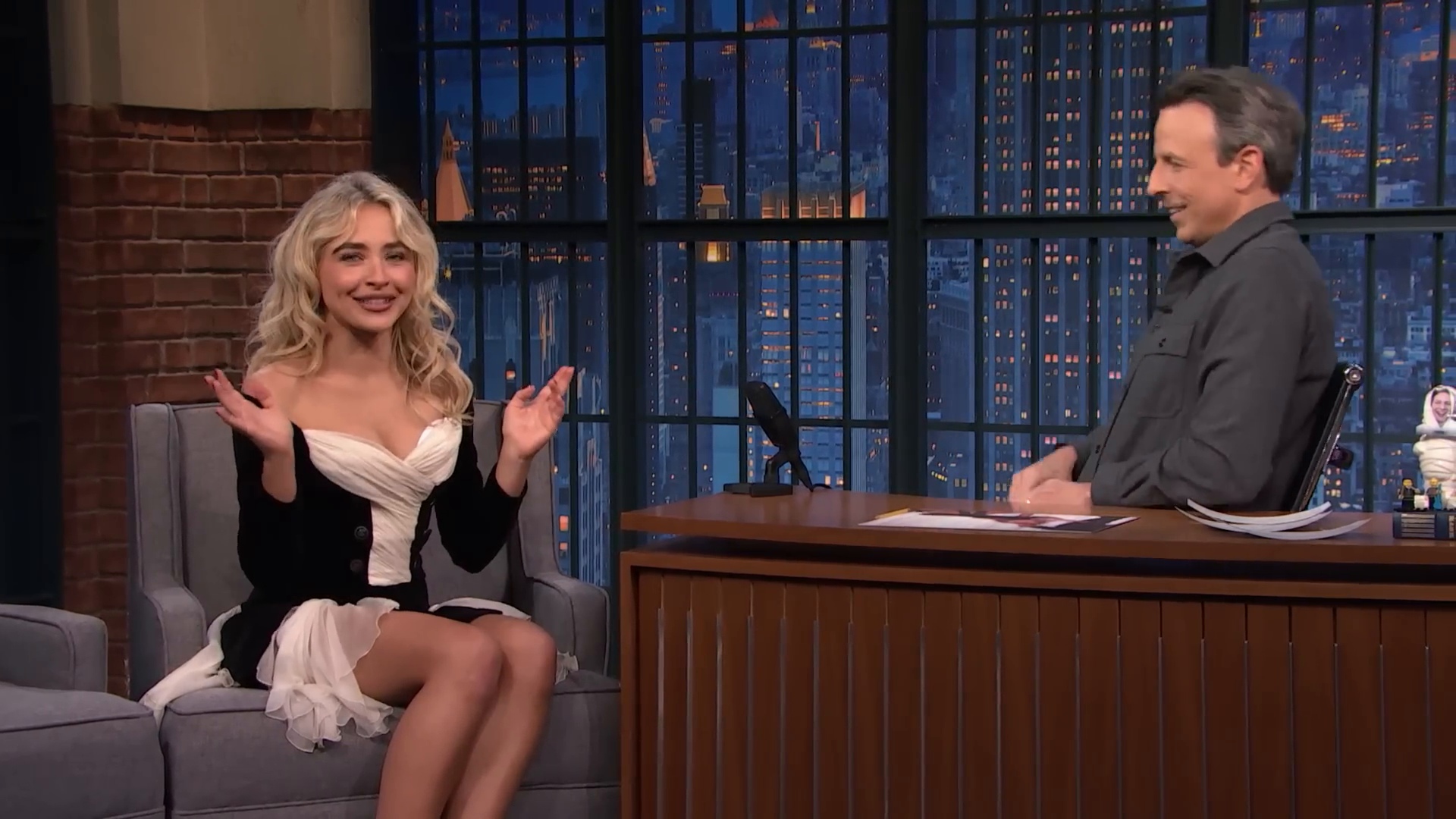 latenight-sm25-caps_169.jpg latenight-sm25-caps_169.jpg