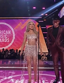 2022-amas-presenter_001.jpg