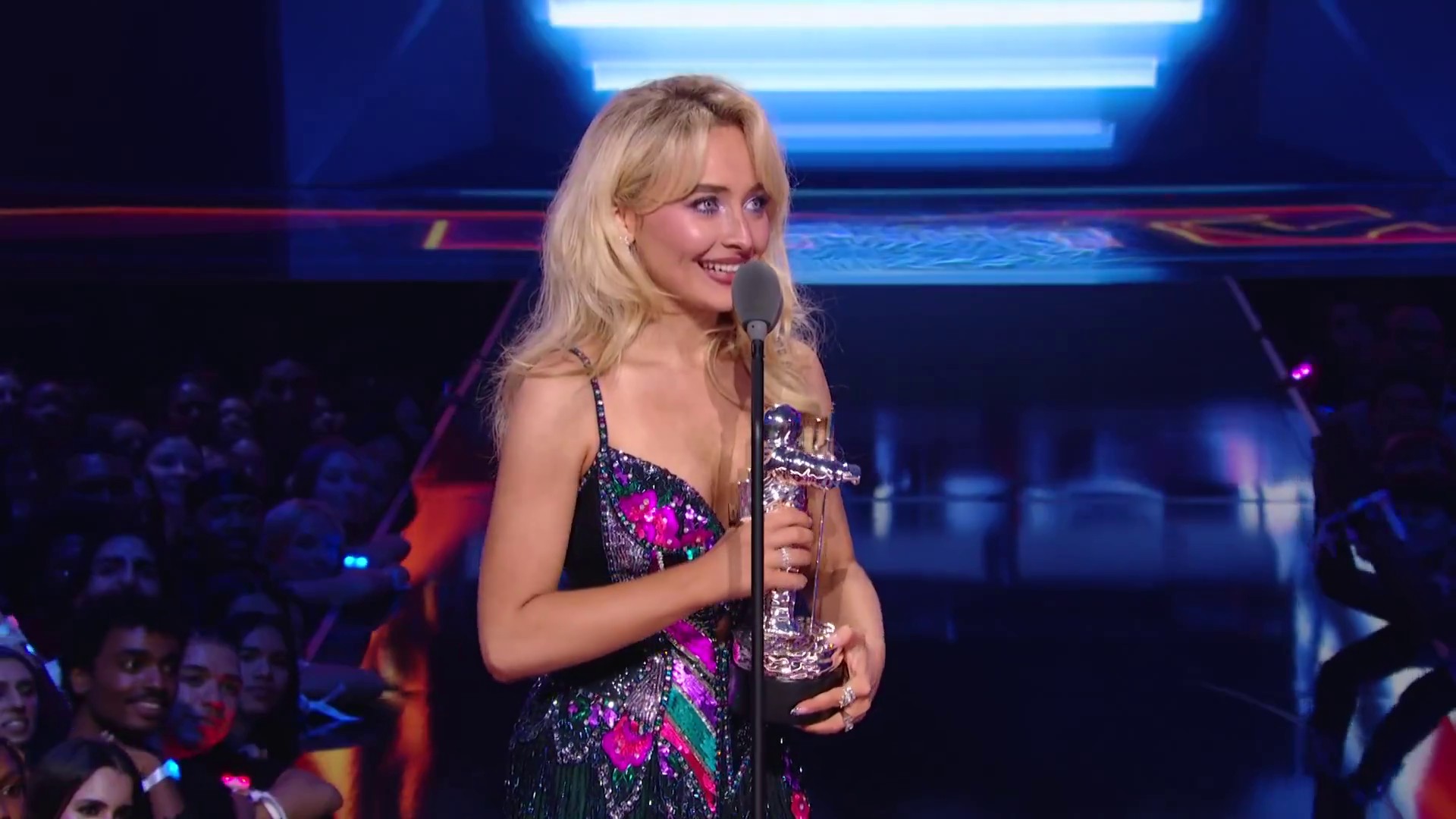 25vmas-award-caps_002.jpg 25vmas-award-caps_002.jpg