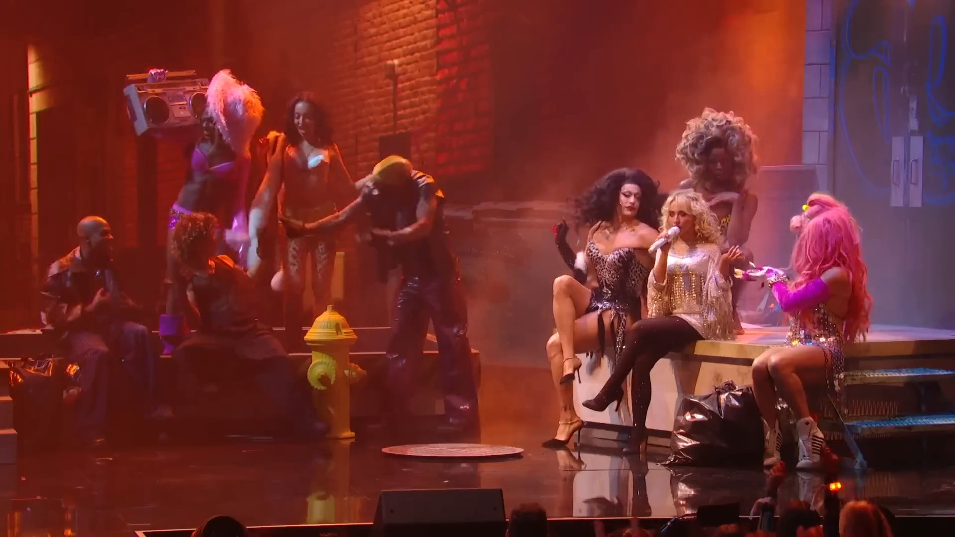 25vmas-perf-caps_018.jpg 25vmas-perf-caps_018.jpg