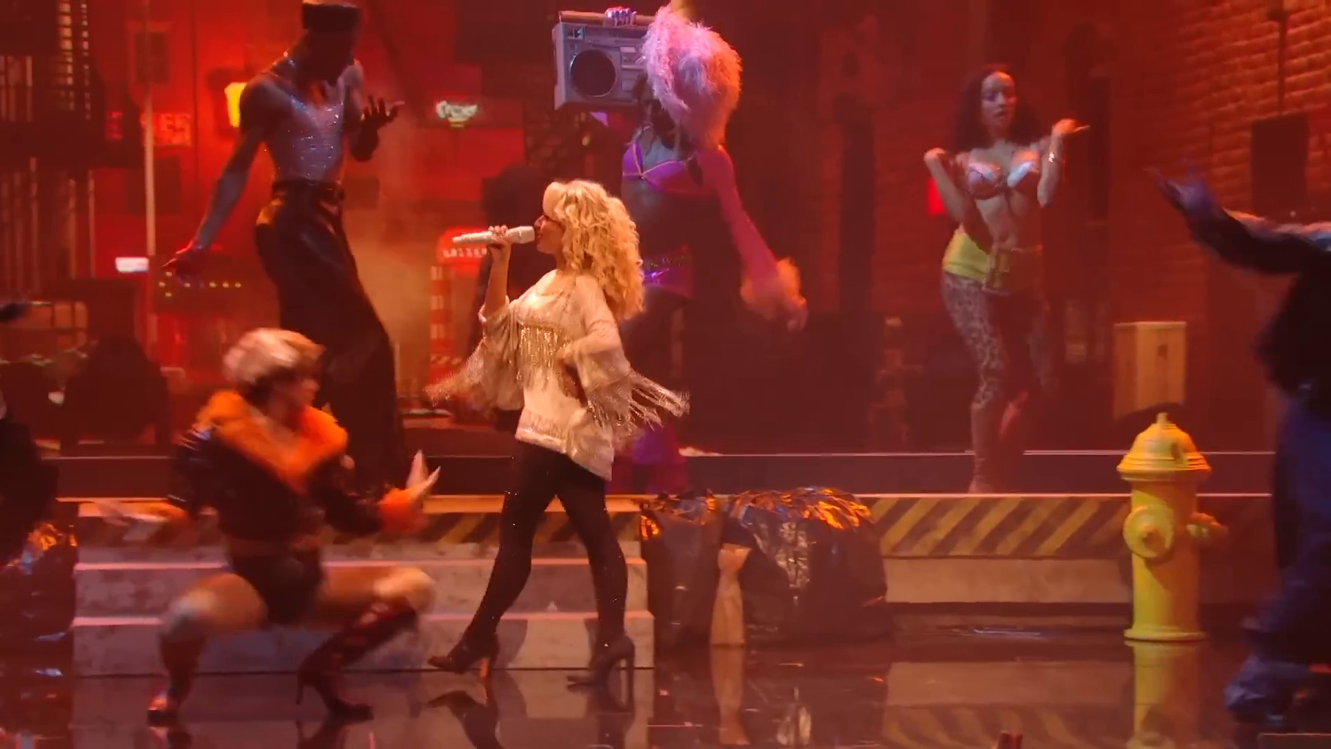 25vmas-perf-caps_022.jpg 25vmas-perf-caps_022.jpg