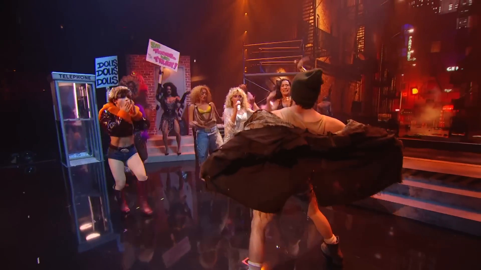 25vmas-perf-caps_045.jpg 25vmas-perf-caps_045.jpg