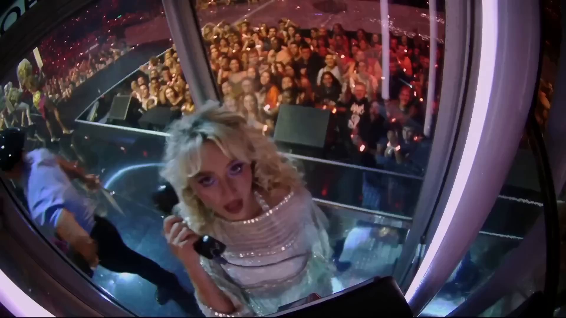 25vmas-perf-caps_060.jpg 25vmas-perf-caps_060.jpg