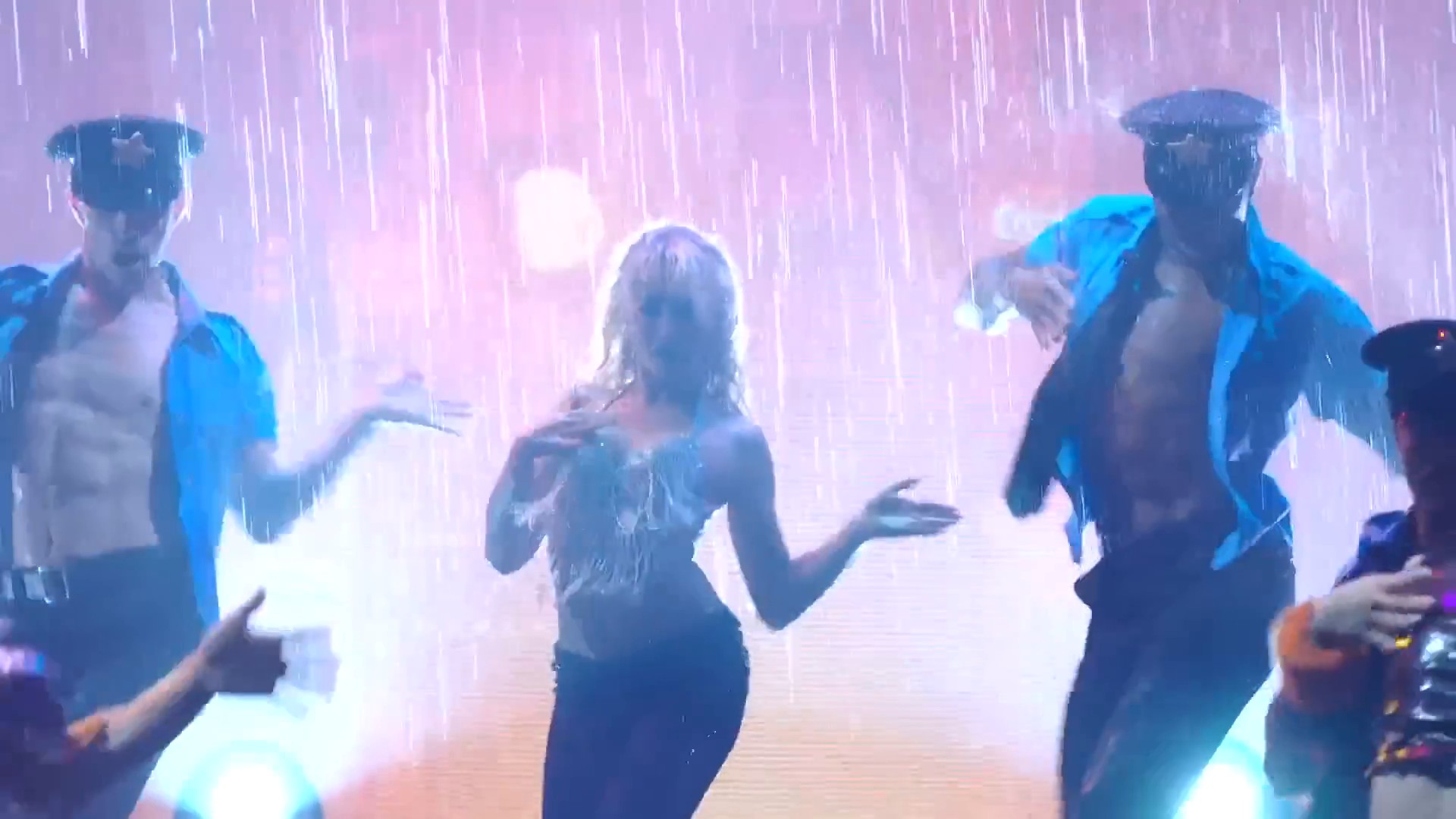 25vmas-perf-caps_080.jpg 25vmas-perf-caps_080.jpg