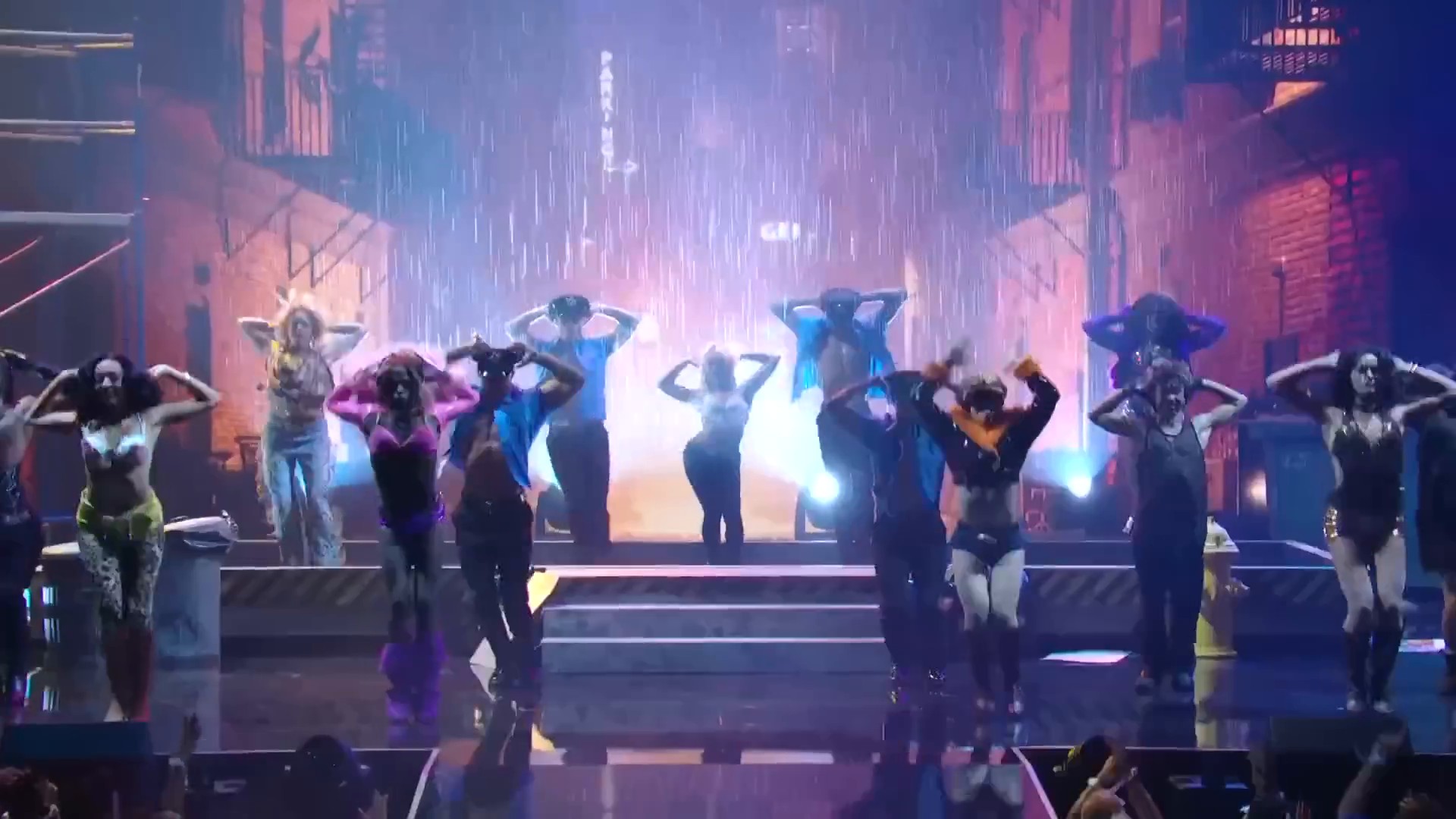 25vmas-perf-caps_082.jpg 25vmas-perf-caps_082.jpg