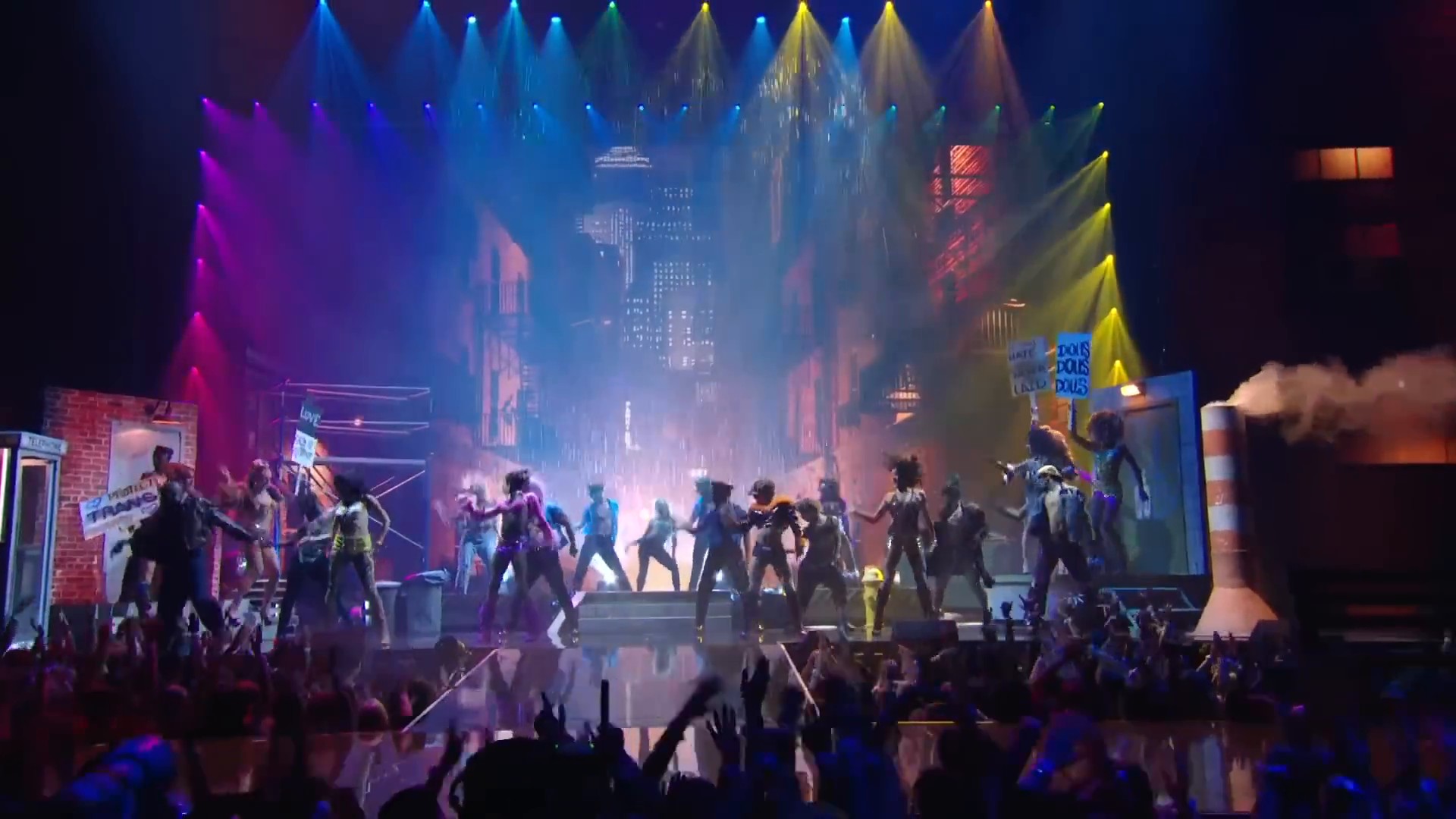 25vmas-perf-caps_090.jpg 25vmas-perf-caps_090.jpg