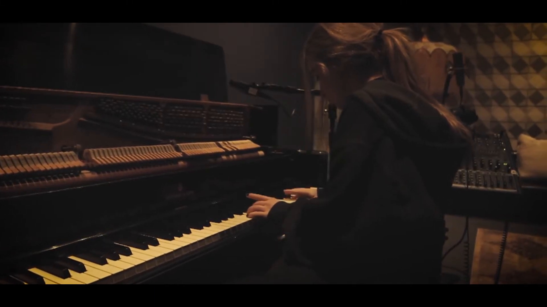 evol-acoustic-comm_007.jpg evol-acoustic-comm_007.jpg