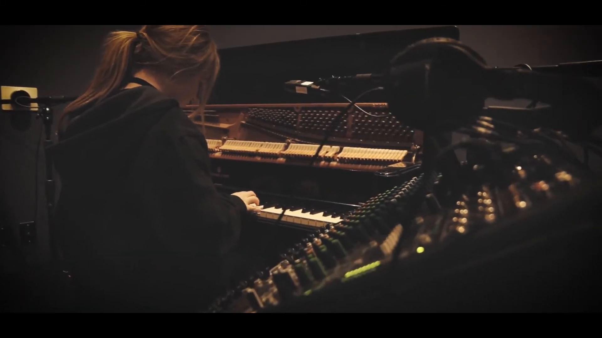 evol-acoustic-comm_022.jpg evol-acoustic-comm_022.jpg